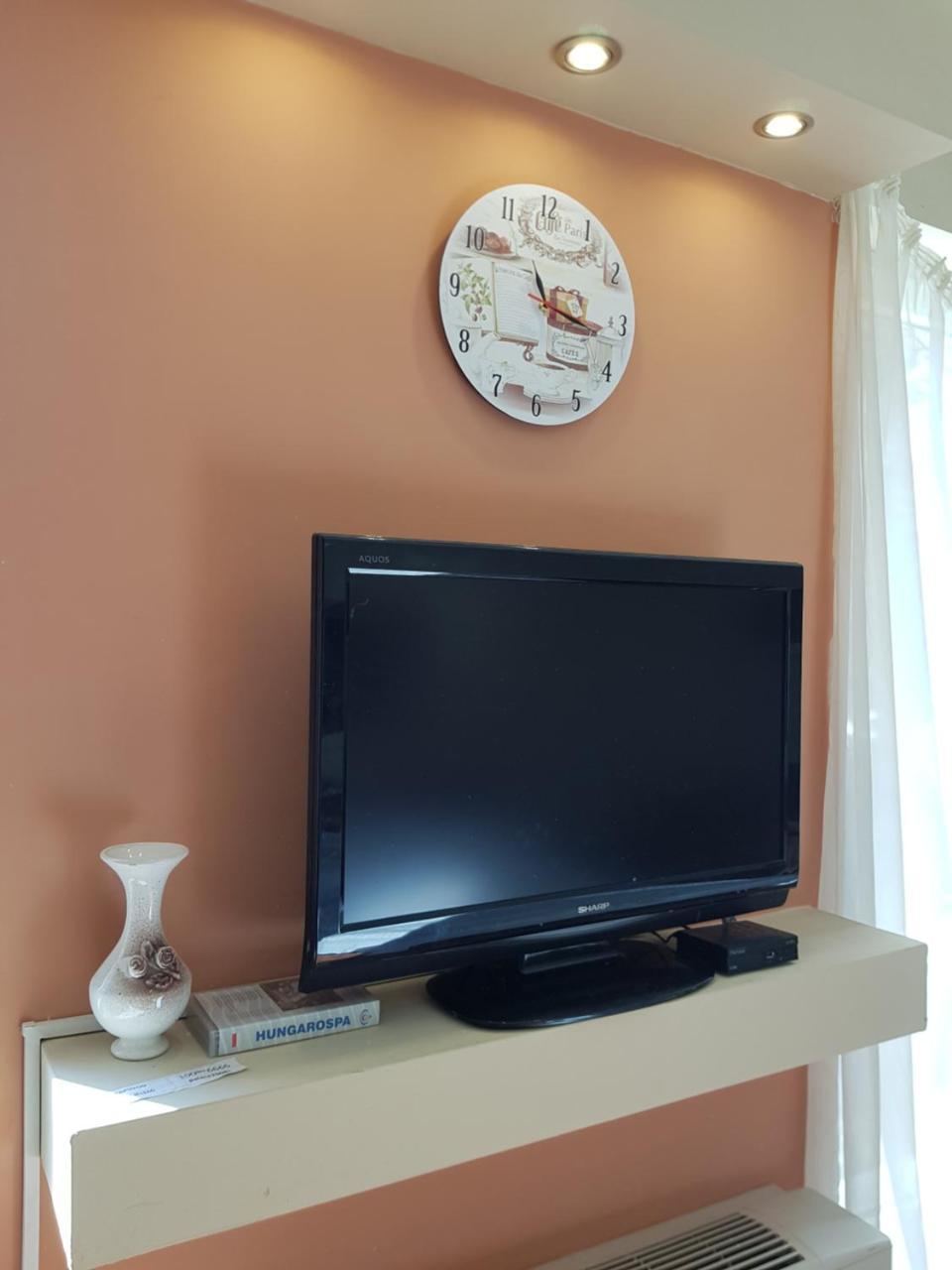 Lola Studio Apartman Hajduszoboszlo Bagian luar foto